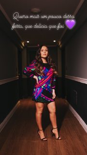 Larissa Manoela feet photo thumbnail