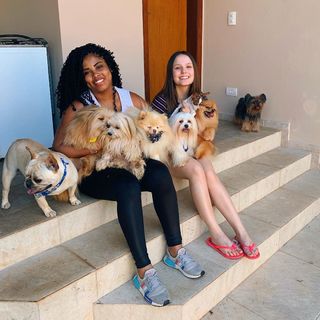 Larissa Manoela feet photo thumbnail