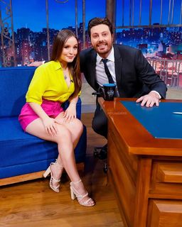 Larissa Manoela feet photo thumbnail