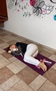 Larissa Manoela feet photo thumbnail