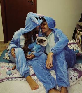 Larissa Manoela feet photo thumbnail