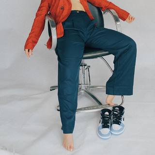 Larissa Manoela feet photo thumbnail