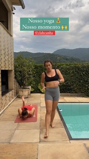 Larissa Manoela feet photo thumbnail