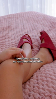 Larissa Manoela feet photo thumbnail