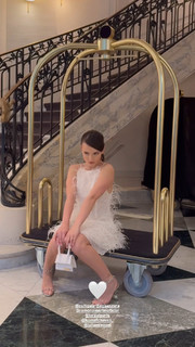 Larissa Manoela feet photo thumbnail