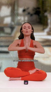 Larissa Manoela feet photo thumbnail