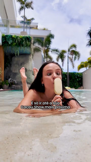 Larissa Manoela feet photo thumbnail