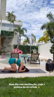 Larissa Manoela feet photo thumbnail