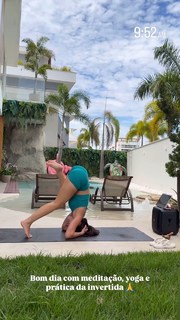 Larissa Manoela feet photo thumbnail