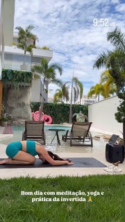 Larissa Manoela feet photo thumbnail