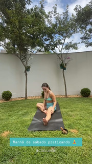Larissa Manoela feet photo thumbnail