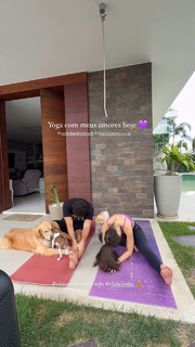 Larissa Manoela feet photo thumbnail