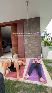 Larissa Manoela feet photo thumbnail