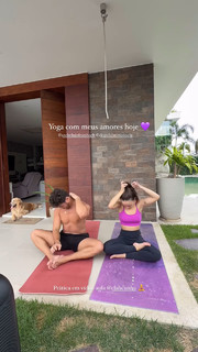 Larissa Manoela feet photo thumbnail