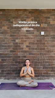 Larissa Manoela feet photo thumbnail