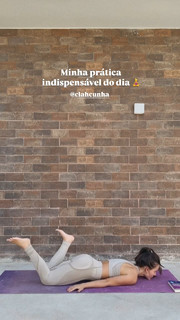 Larissa Manoela feet photo thumbnail