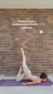 Larissa Manoela feet photo thumbnail