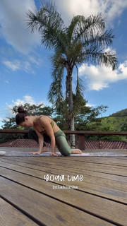 Larissa Manoela feet photo thumbnail
