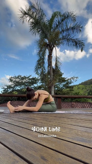 Larissa Manoela feet photo thumbnail