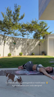 Larissa Manoela feet photo thumbnail