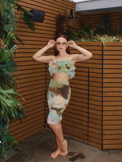 Larissa Manoela feet photo thumbnail