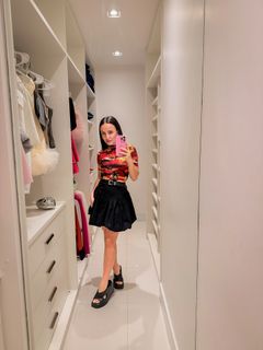 Larissa Manoela feet photo thumbnail