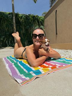 Larissa Manoela feet photo thumbnail