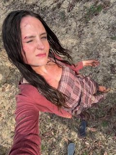 Larissa Manoela feet photo thumbnail