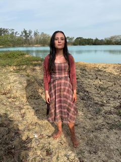 Larissa Manoela feet photo thumbnail