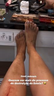 Larissa Manoela feet photo thumbnail