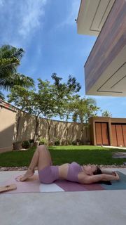 Larissa Manoela feet photo thumbnail