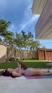 Larissa Manoela feet photo thumbnail