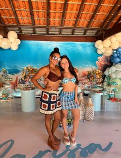 Larissa Manoela feet photo 12