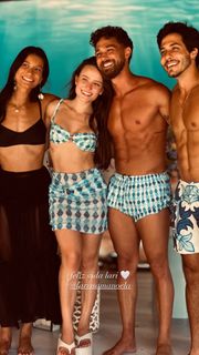 Larissa Manoela feet photo 4