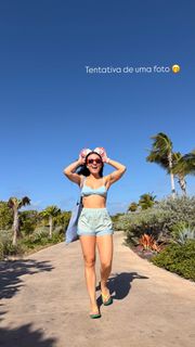 Larissa Manoela feet photo 11