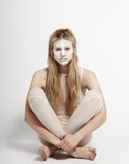 Larissa Marolt feet photo thumbnail