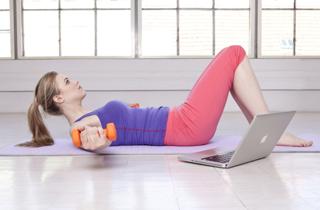 Larissa Marolt feet photo thumbnail