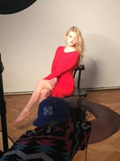 Larissa Marolt feet photo thumbnail