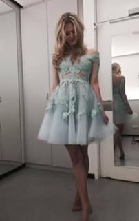 Larissa Marolt feet photo thumbnail