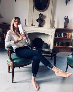 Larissa Marolt feet photo thumbnail