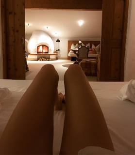 Larissa Marolt feet photo thumbnail