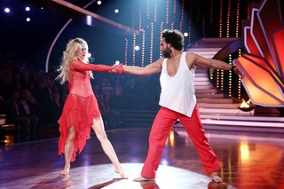 Larissa Marolt feet photo thumbnail