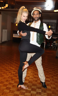 Larissa Marolt feet photo thumbnail