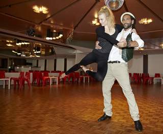 Larissa Marolt feet photo thumbnail