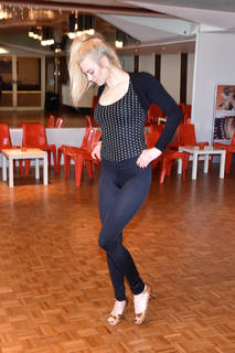 Larissa Marolt feet photo thumbnail