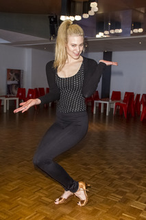 Larissa Marolt feet photo thumbnail