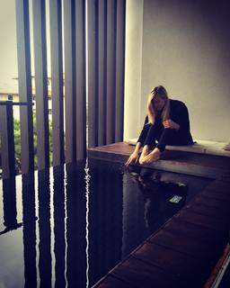 Larissa Marolt feet photo thumbnail