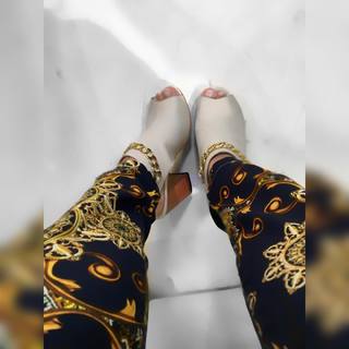 Larissa Riquelme feet photo thumbnail