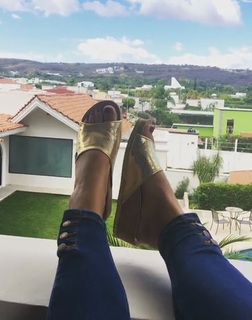 Larissa Riquelme feet photo thumbnail