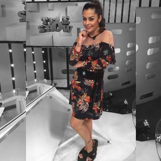 Larissa Riquelme feet photo thumbnail